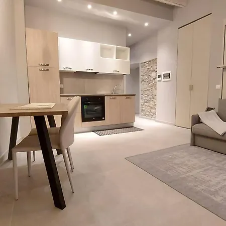 Petronilla House 008055-lt-1202 公寓