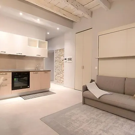 Petronilla House 008055-lt-1202 * سانريمو